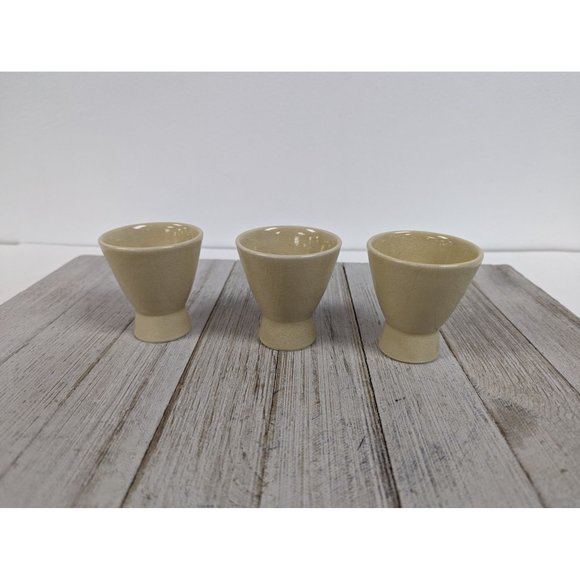 Vintage Set of 3 Large Ceramic Egg Cups Cream Beige Leaves - Picture 3 of 7